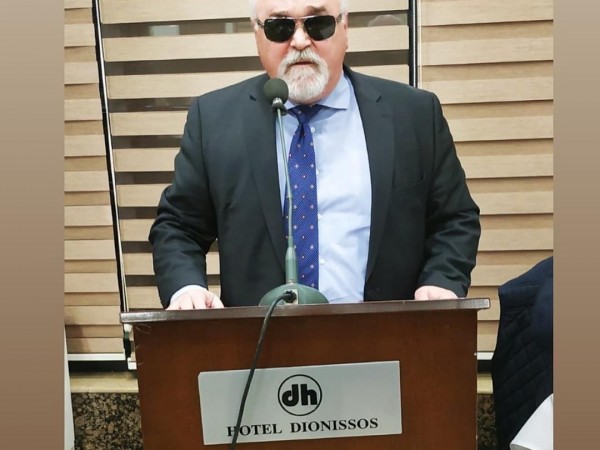 Ο Ι. Βαρδακαστάνης κατά τη διάρκεια της ομιλίας του