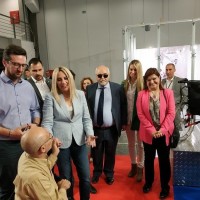 Ο Ι. Βαρδακαστάνης και η Πρόεδρος του Κινήματος Αλλαγής Φ. Γεννηματά με συμμετέχοντες της έκθεσης