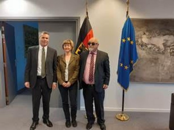 Ο Ι. Βαρδακαστάνης με τον Πρέσβη της Γερμανίας στην ΕΕ, Michael Clauss,